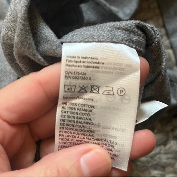 NWT H&M regular fit button up shirt size medium - Picture 3 of 3